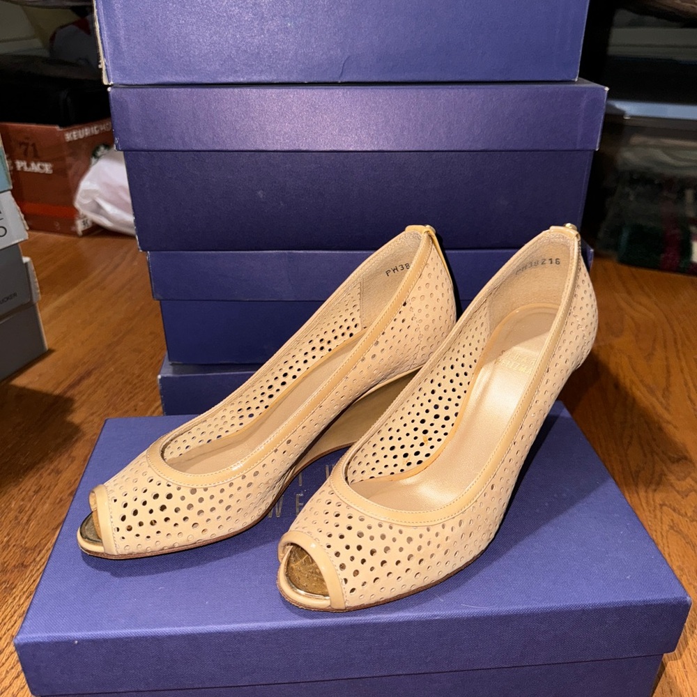 Stuart weitzman nude peep toe wedge 5.5